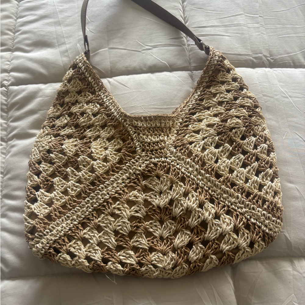 Elegant Tan and Cream Woven Hobo Bag